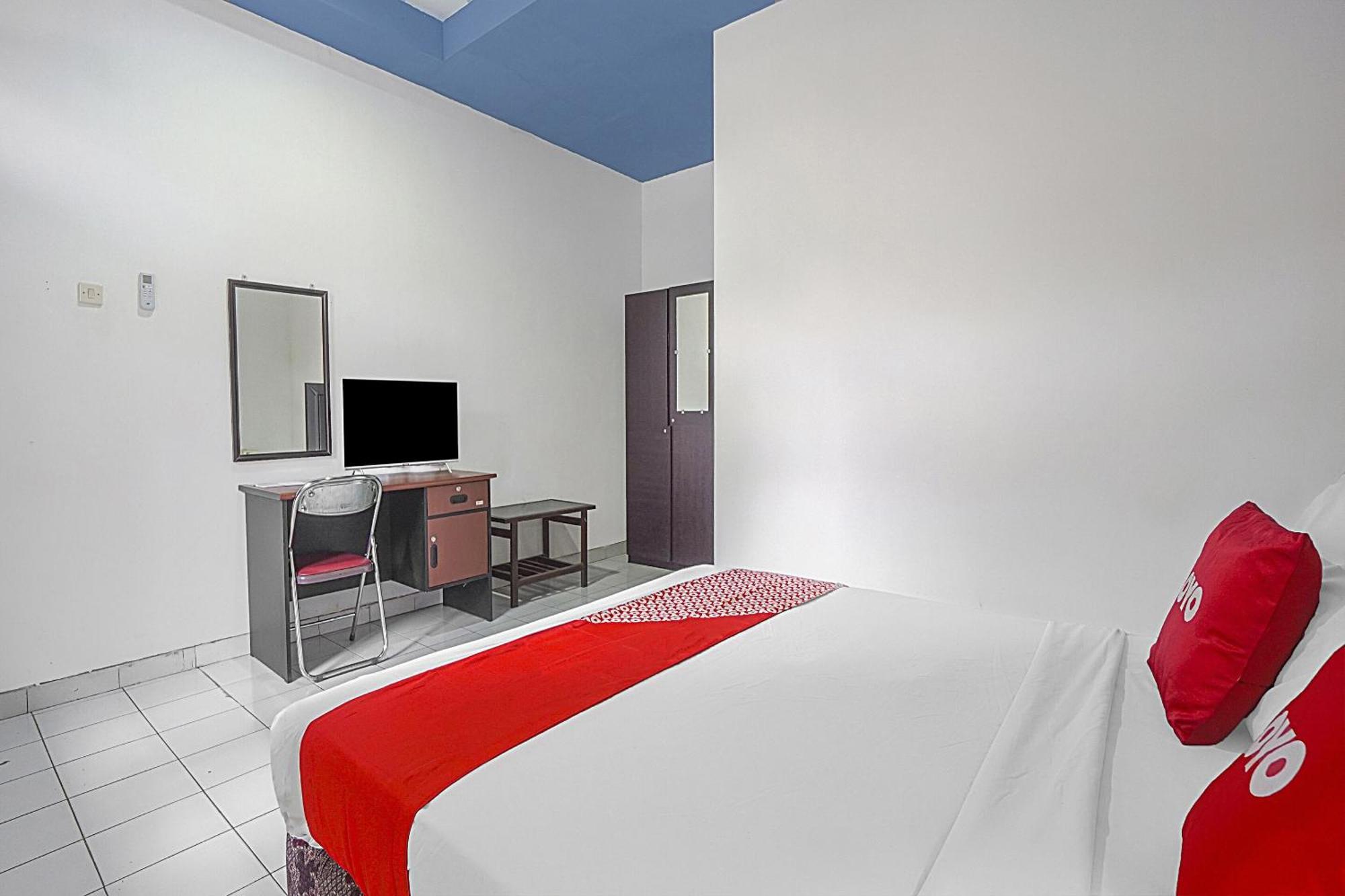 Oyo Life 90589 Palem Garden Hotel Tulungagung Esterno foto