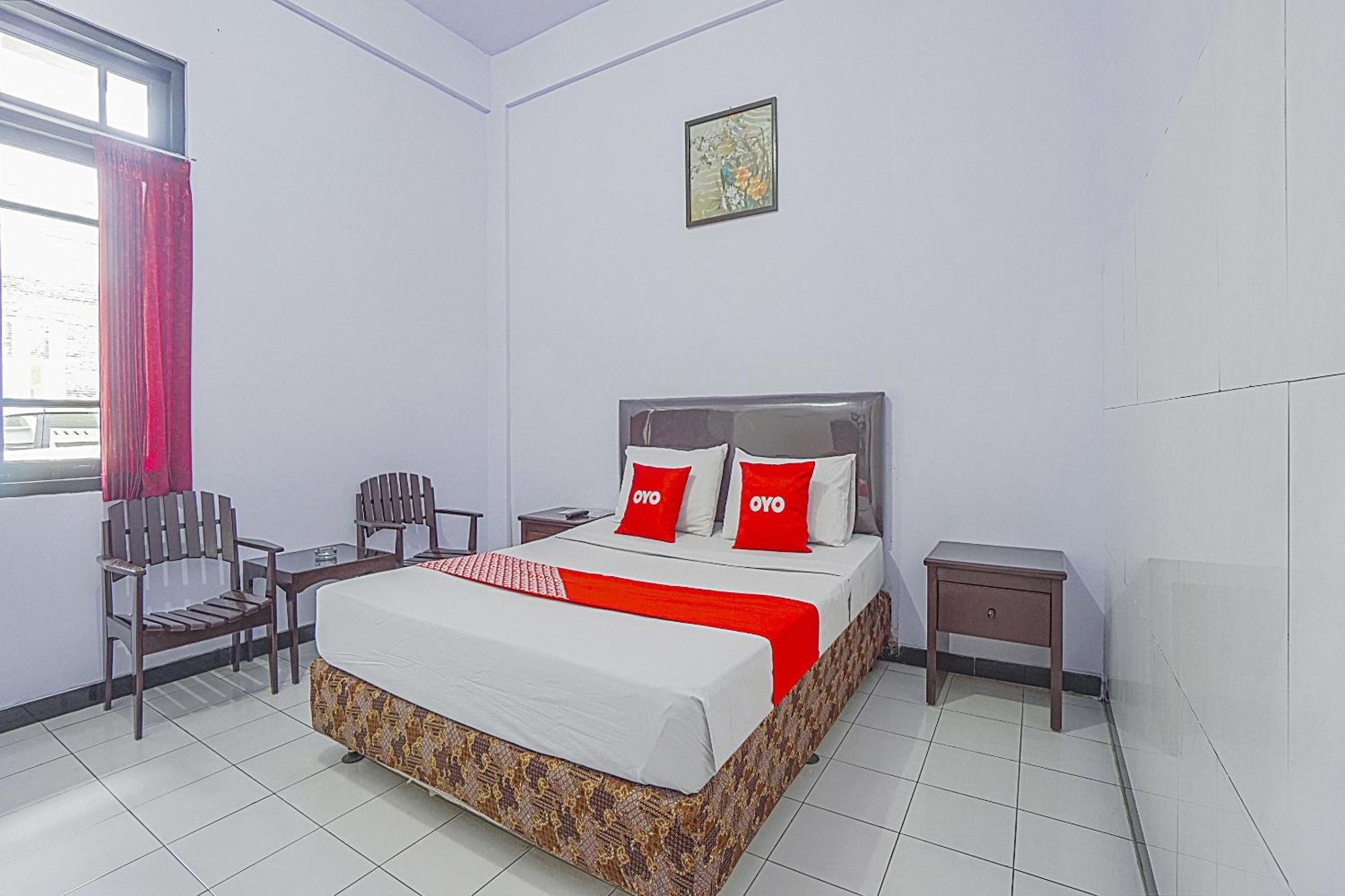 Oyo Life 90589 Palem Garden Hotel Tulungagung Esterno foto