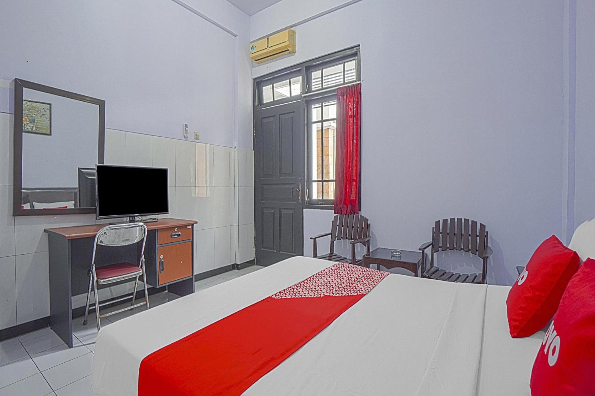 Oyo Life 90589 Palem Garden Hotel Tulungagung Esterno foto