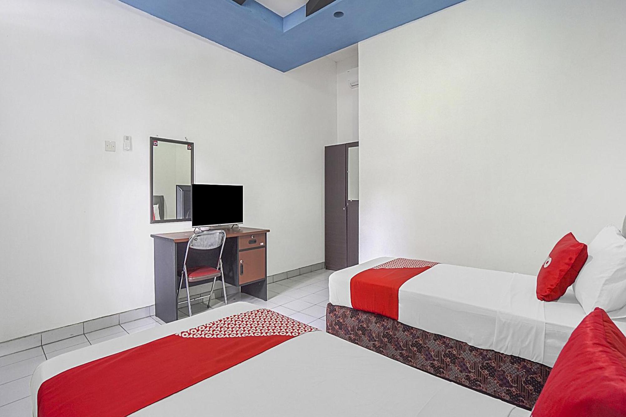 Oyo Life 90589 Palem Garden Hotel Tulungagung Esterno foto