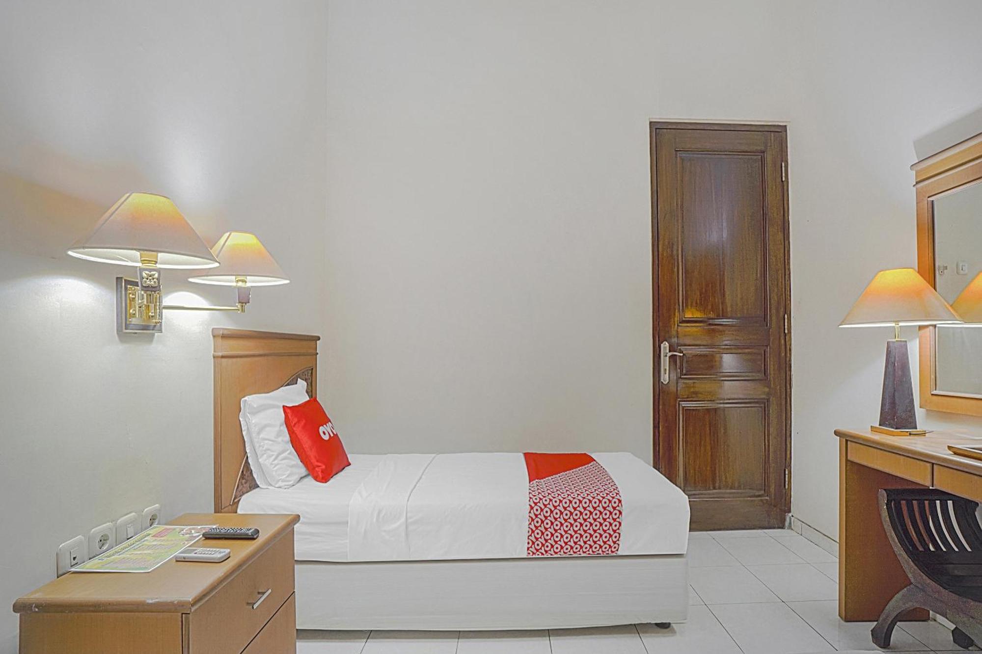 Oyo Life 90589 Palem Garden Hotel Tulungagung Esterno foto