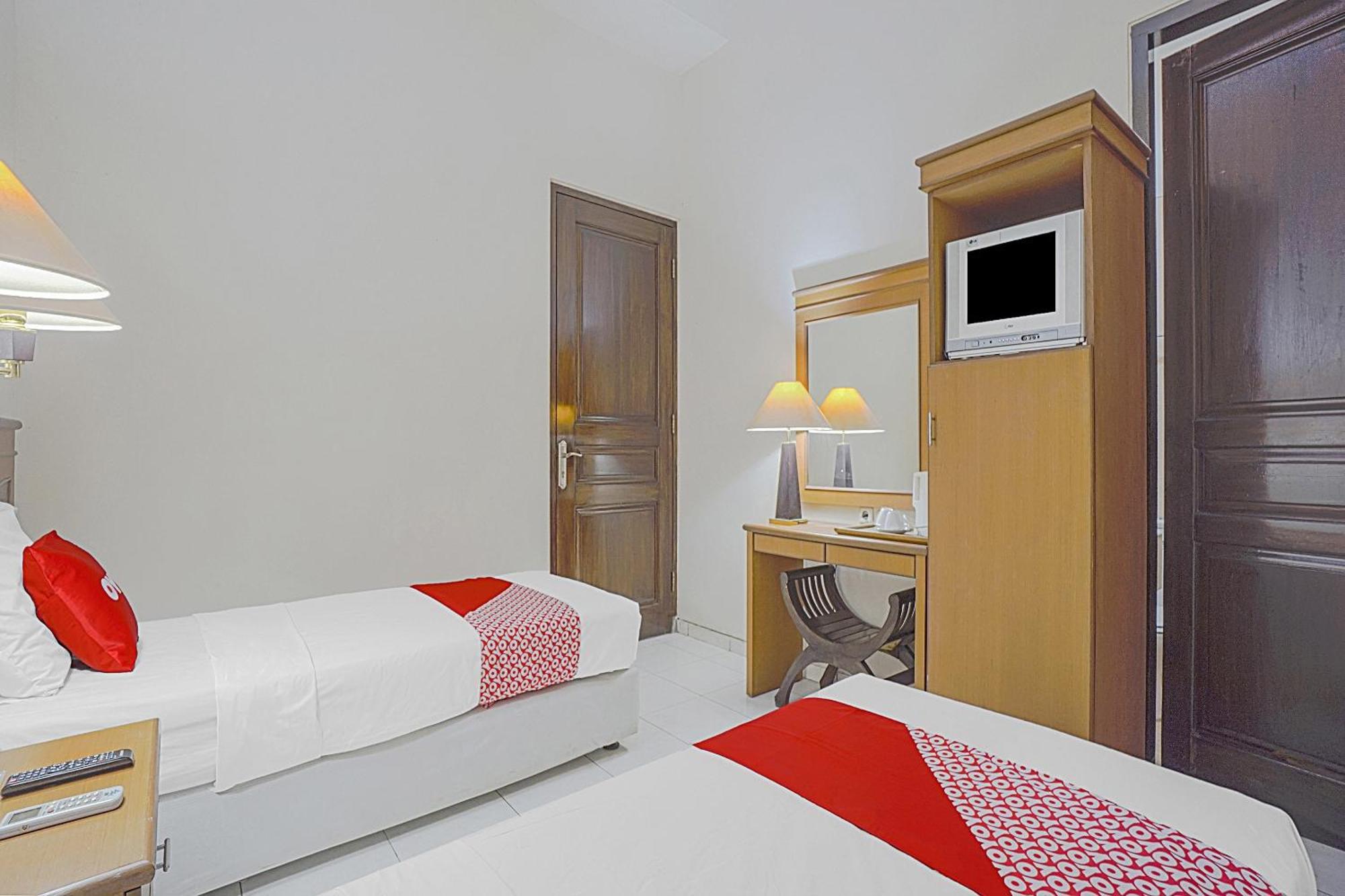 Oyo Life 90589 Palem Garden Hotel Tulungagung Esterno foto