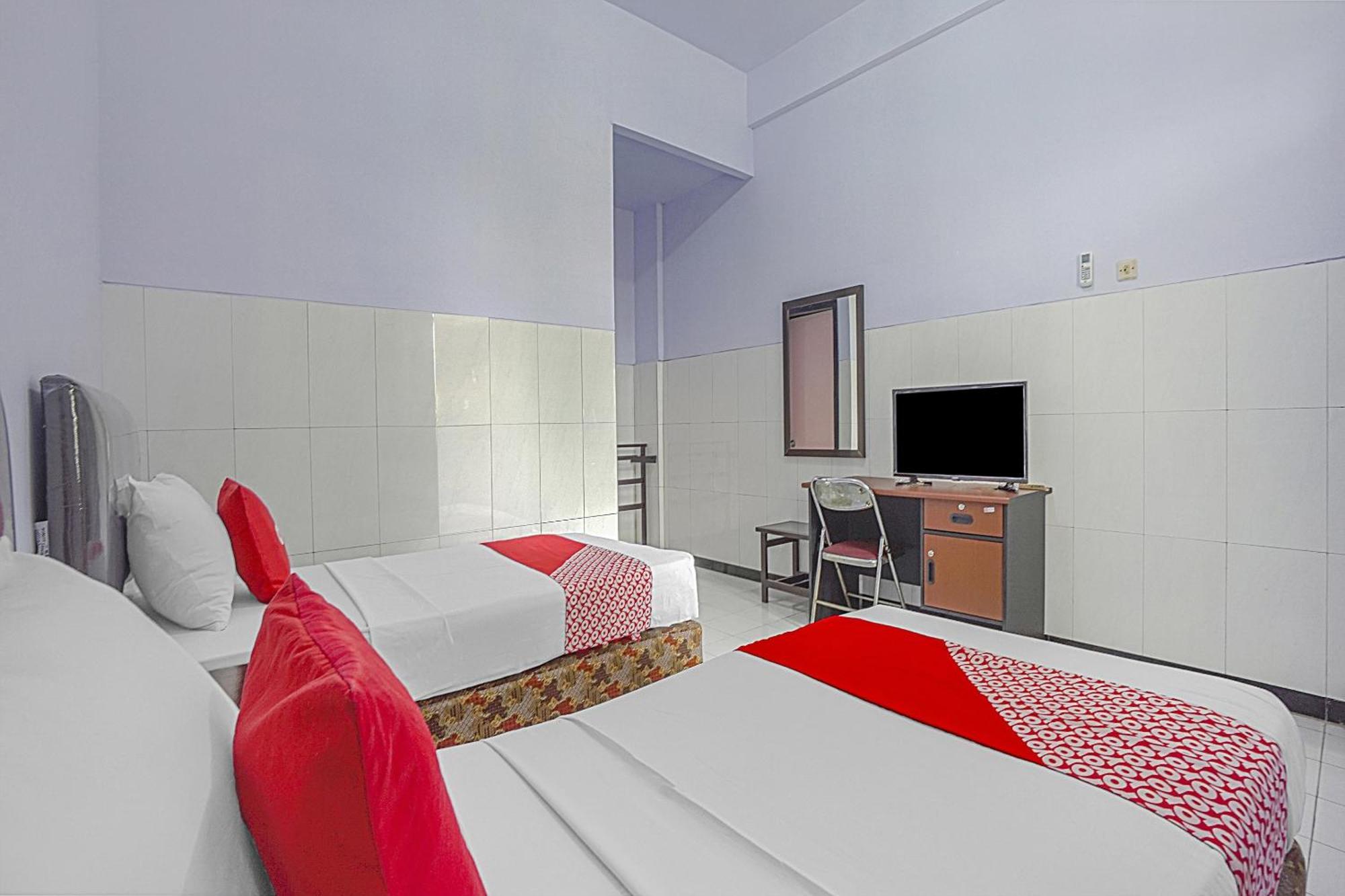 Oyo Life 90589 Palem Garden Hotel Tulungagung Esterno foto