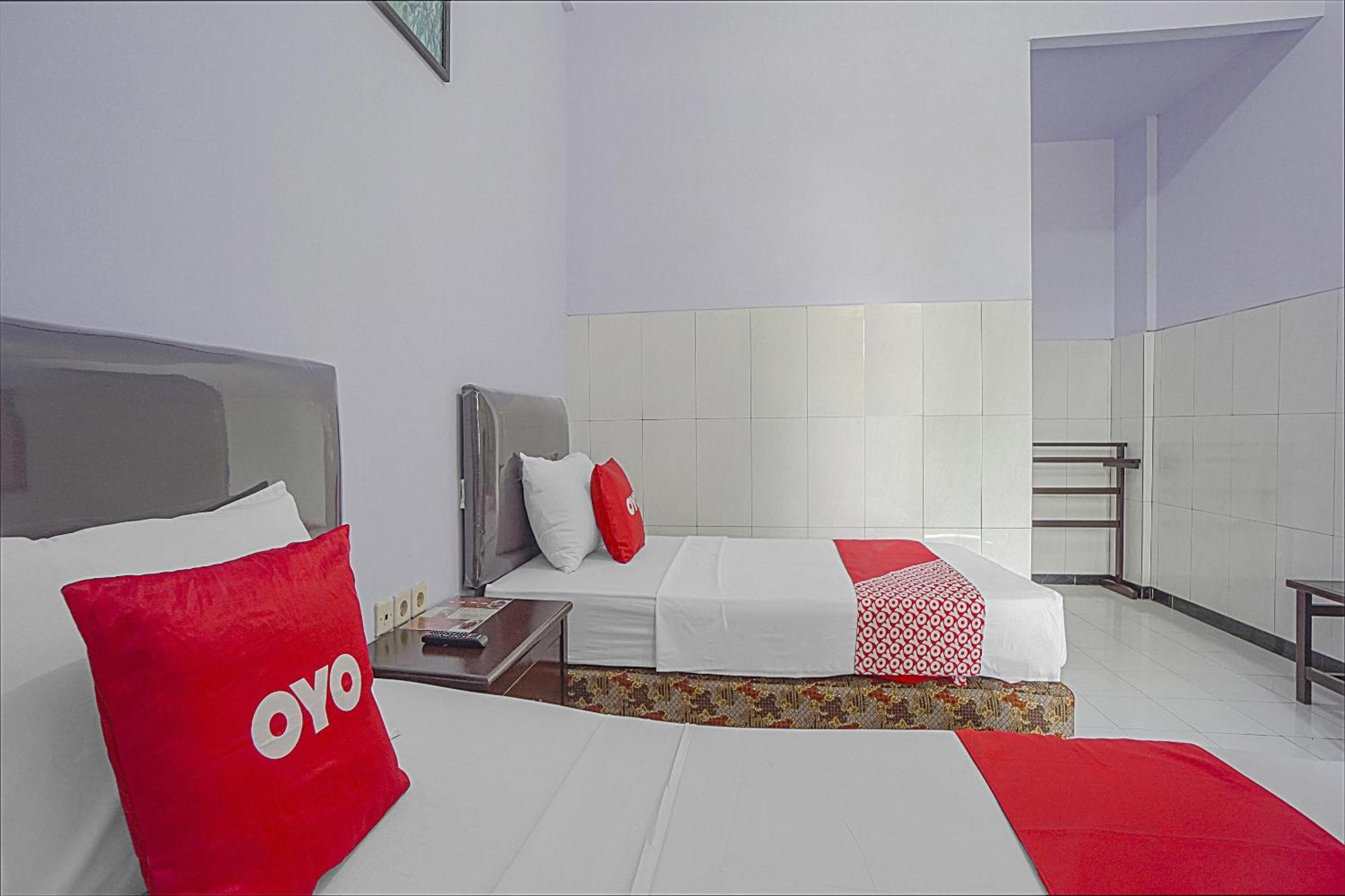 Oyo Life 90589 Palem Garden Hotel Tulungagung Esterno foto