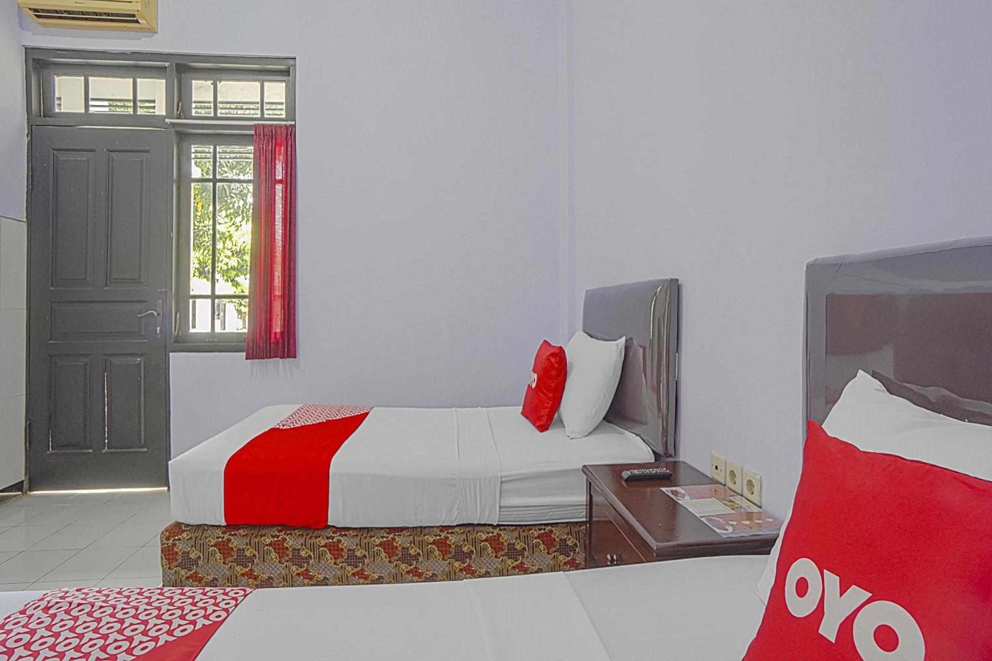 Oyo Life 90589 Palem Garden Hotel Tulungagung Esterno foto