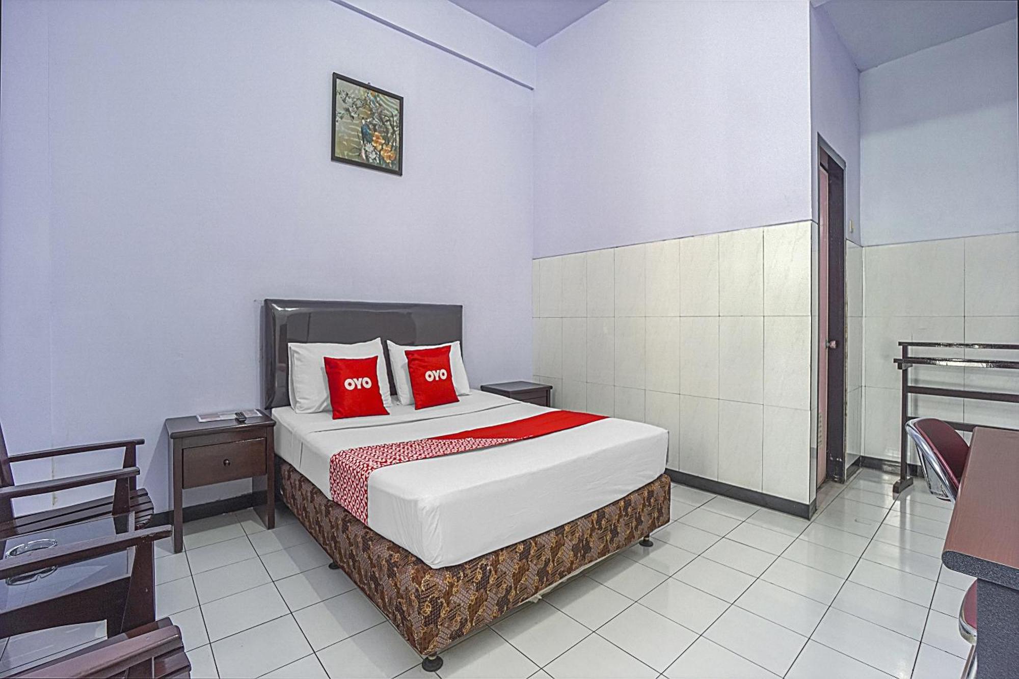 Oyo Life 90589 Palem Garden Hotel Tulungagung Esterno foto